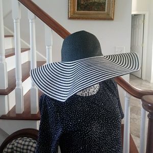 Fair weather new hat one size Perfect basic